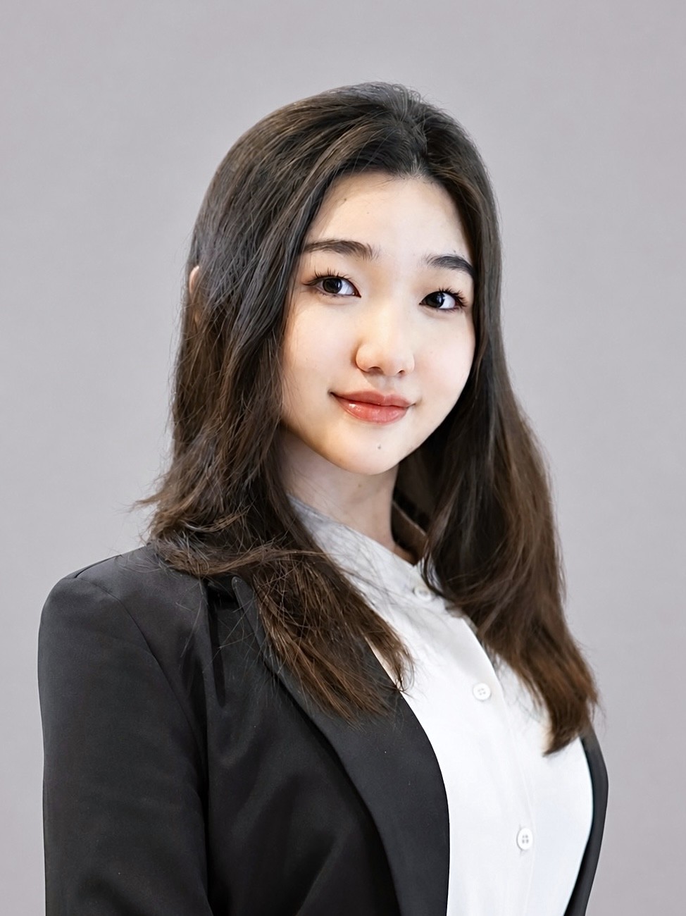 Leona Zhang